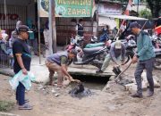 Drainase Tersumbat, Wali Kota Eva Dwiana Turun Langsung Pimpin Pembongkaran