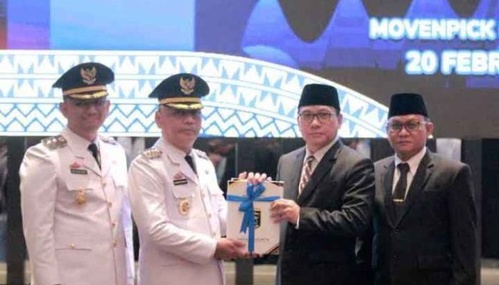 H Bambang – Dr. M Rafieq Dilantik Sebagai Walikota dan Wakil Walikota Metro di Jakarta
