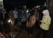 Tinjau Rumah Warga Terdampak, Eva Dwiana Berikan Bantuan Langsung Korban Banjir di Bandar Lampung