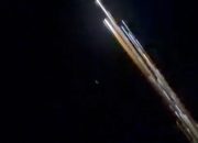 Benda Bercahaya Melintas di Langit Sukadana, Warga Rekam Fenomena Langka yang Diduga Meteor