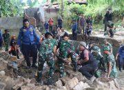 Mitigasi Banjir Dipercepat, TNI Bersama Warga Perbaiki Tanggul dan Normalisasi Sungai