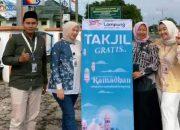 Bank Lampung Cabang Sukadana Berbagi Takjil, Tebar Kepedulian di Bulan Ramadhan