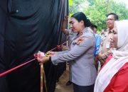 Kapolres Lampung Timur Resmikan Bedah Rumah untuk Warga Sriminosari dalam Rangka Hari Bhayangkara ke-80