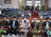Hadiri Paripurna DPRD, Bupati Lamtim Dengarkan Pidato Kenegaraan Presiden Jelang HUT RI ke-81
