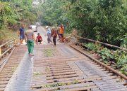 Perbaikan Jembatan Sungai Air Budaya Belum Rampung, Besi Jembatan Sempat Dicuri Oknum Tak Bertanggung Jawab